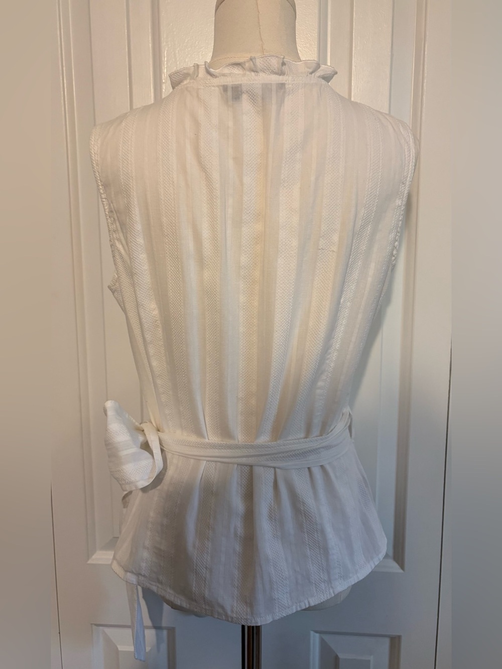 APOSTROPHE, Sleeveless White Cotton Ruffle-Neck & Tie-Waist Blouse - Picture 3 of 4
